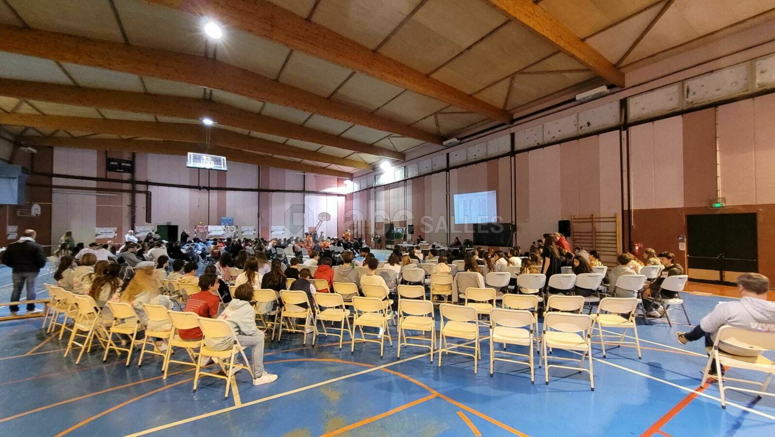 Gymnase configuration spectacle