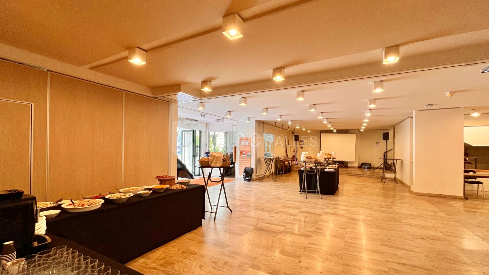 Salle cocktail 180m2 modulable - Configuration cocktail