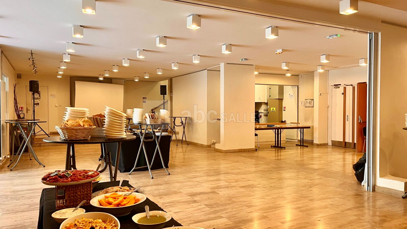 Salle cocktail 180m2 modulable - Configuration cocktail