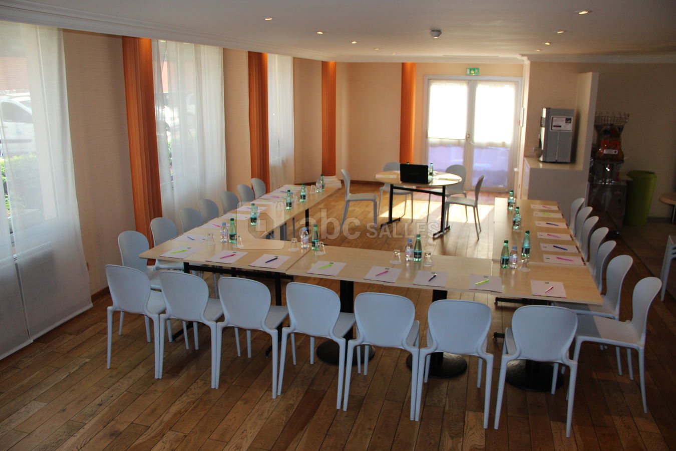 Salle de séminaire - Lumière du jour