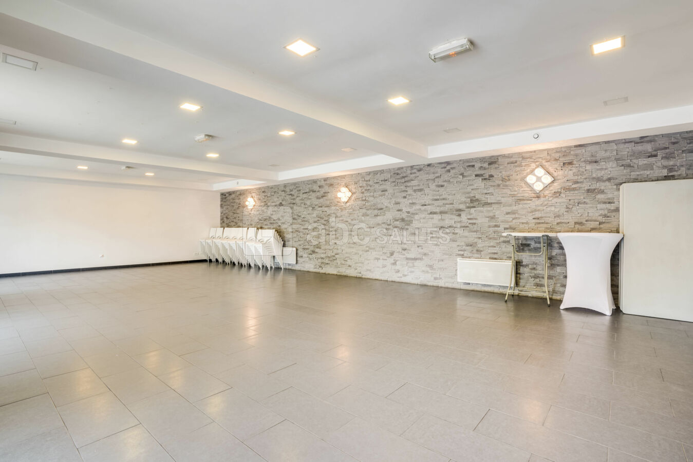 Salle de reception 77 Mary d'Arvigny La Cosy 90 pers