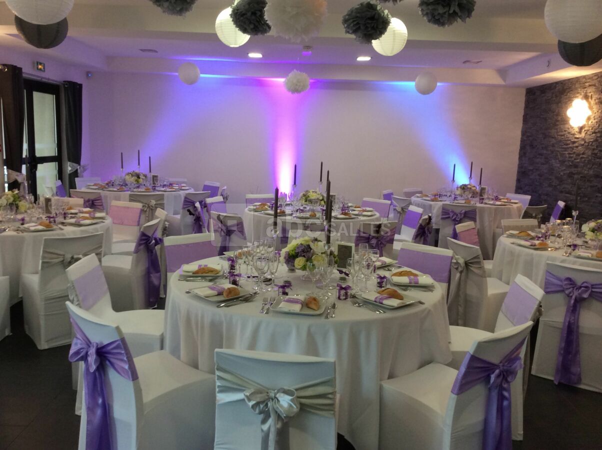 Salle de reception  77 "la cosy" 90 personnes