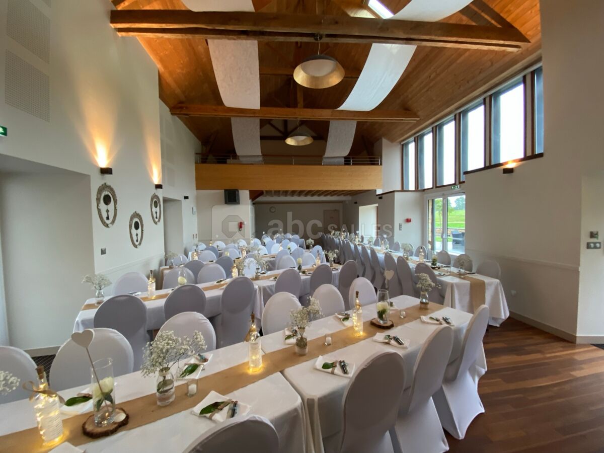 L'intérieur de la salle de Léquinais