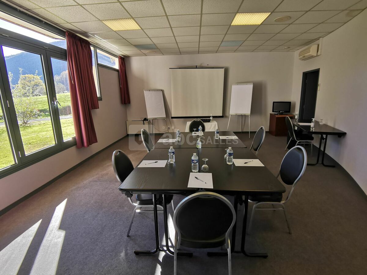 SALLE DE REUNION PLAN CENTRAL