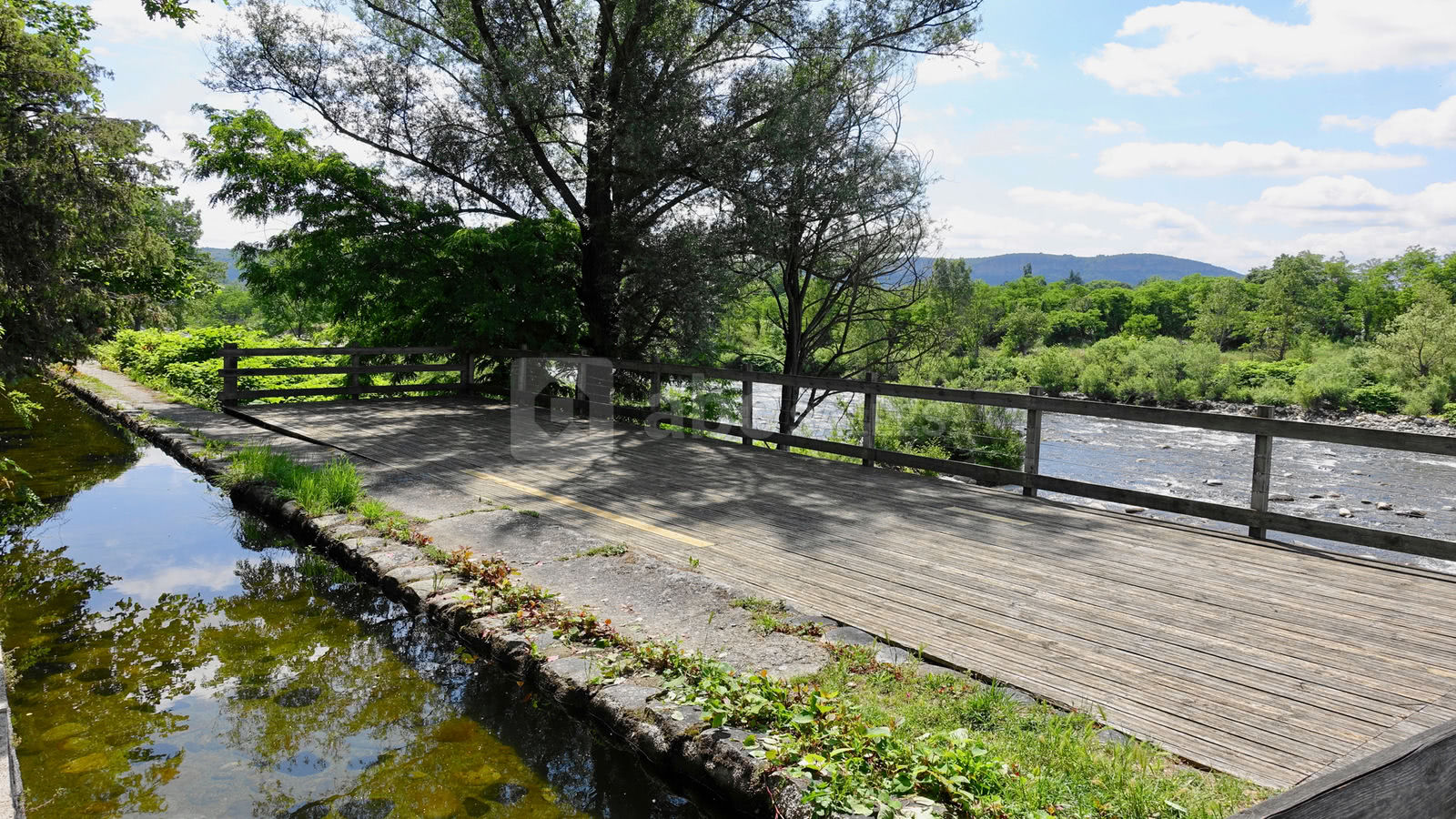 Accès à la rivière