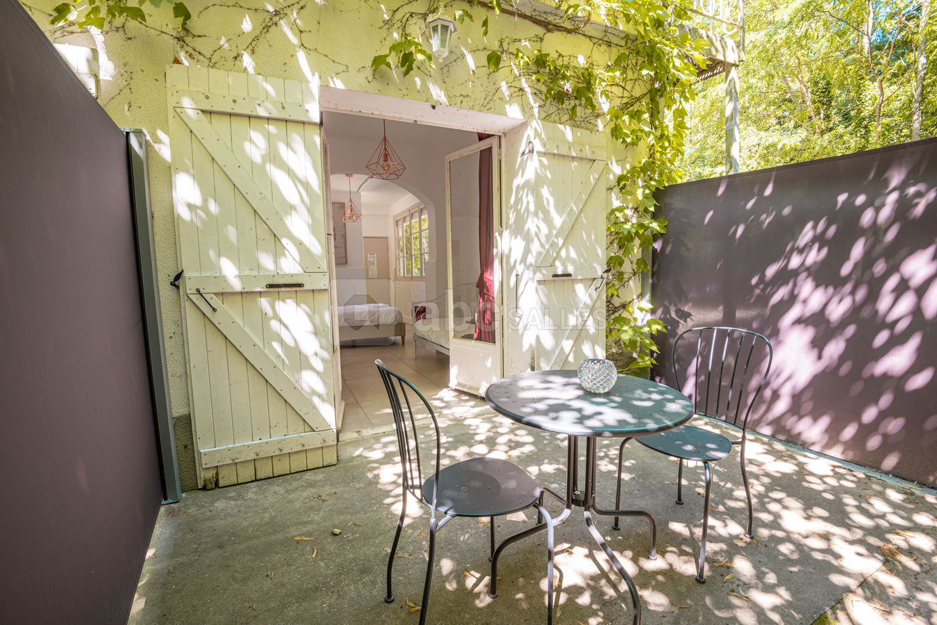 Chambre vue sur parc avec terrasse