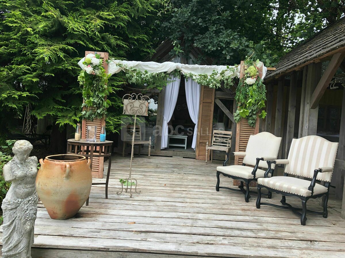 Mariage au fond du jardin