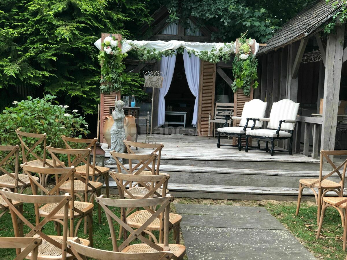 Mariage au fond du jardin