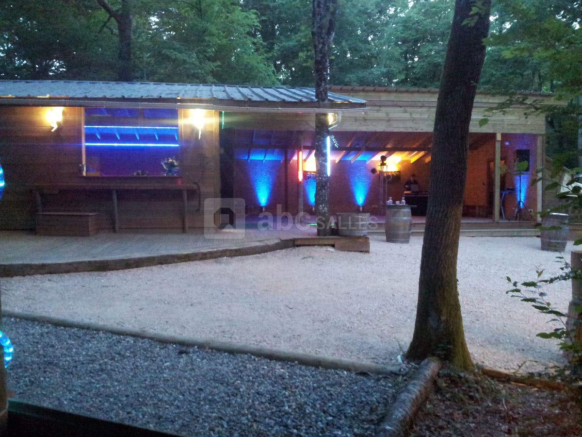 Salle ouverte vers l'extérieur