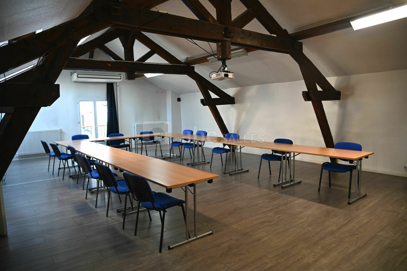 La Mezzanine - en U