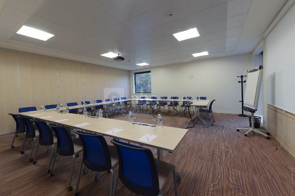 Salle 50 m²