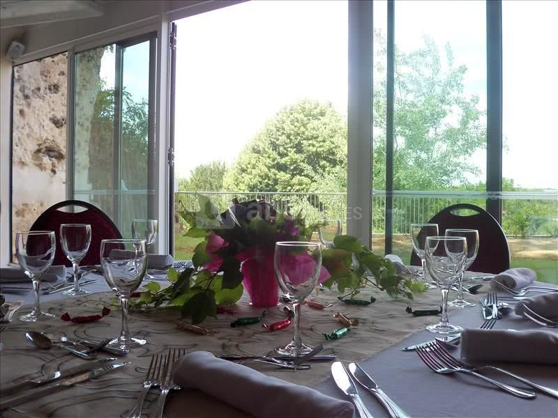 Salle panoramique ouverte sur le vallée du Loir