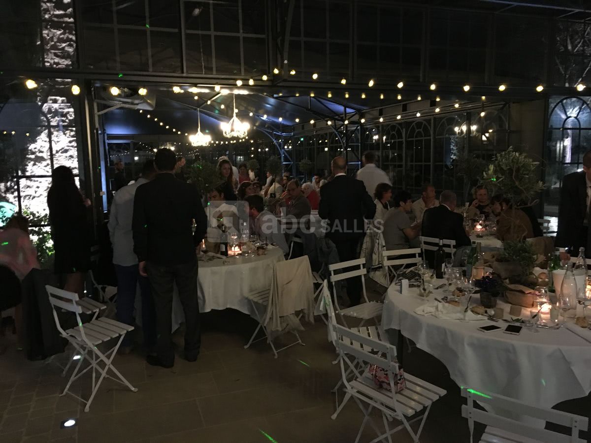 Repas sous l'orangeraie