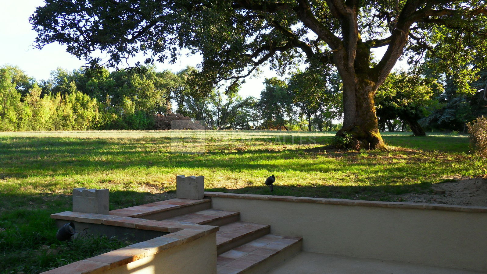 Accès prairie coté salle