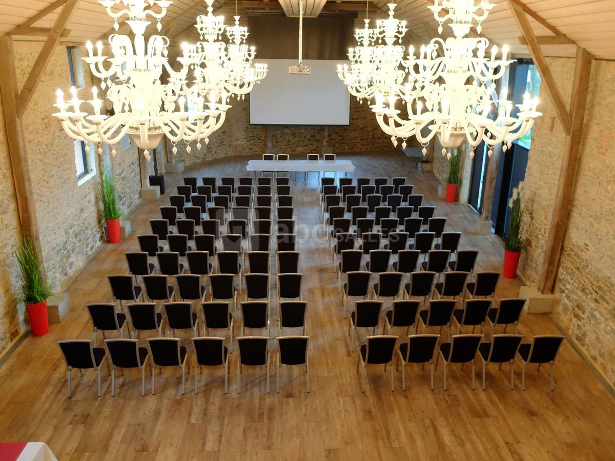 Configuration théâtre / conférence