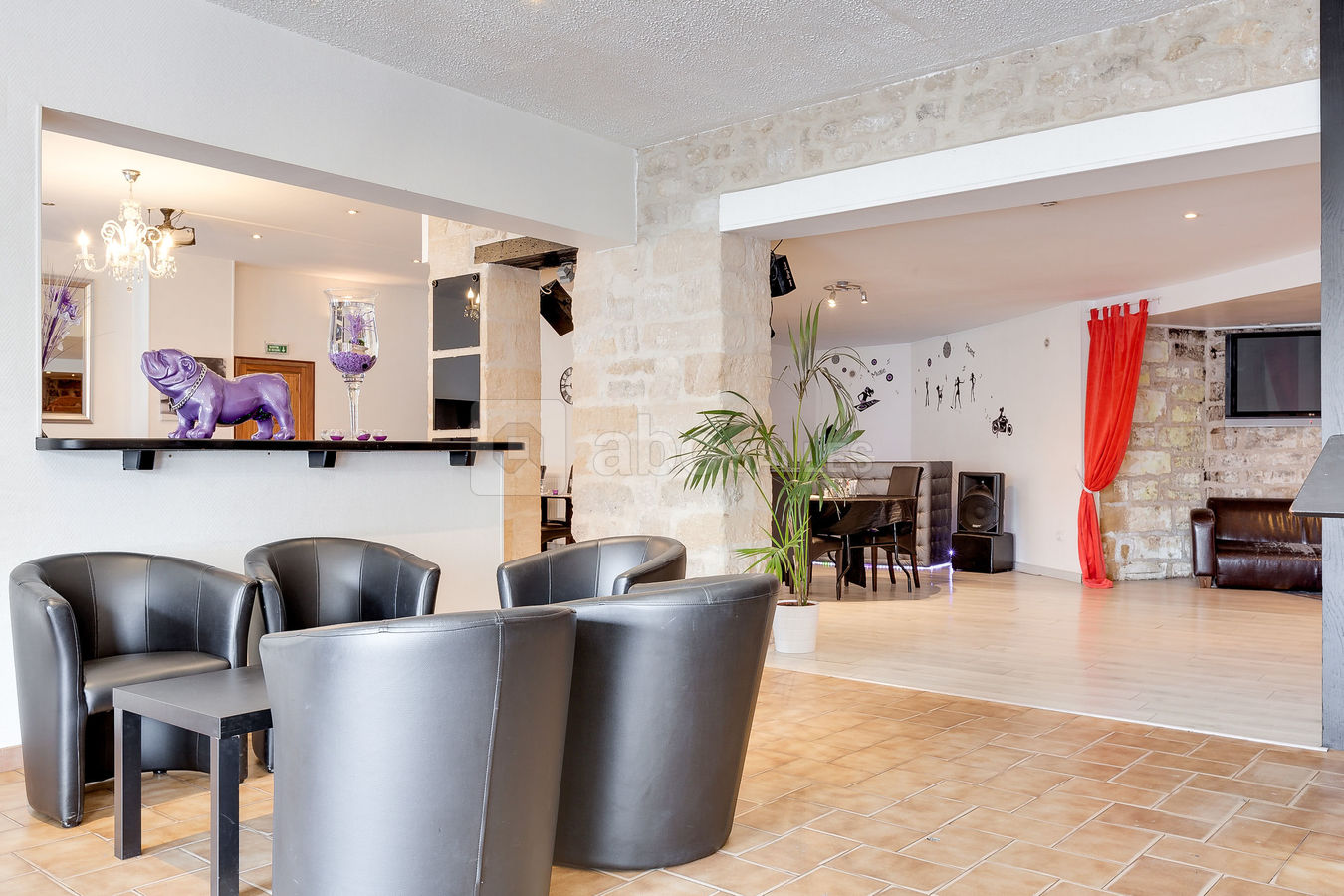 LE BAR