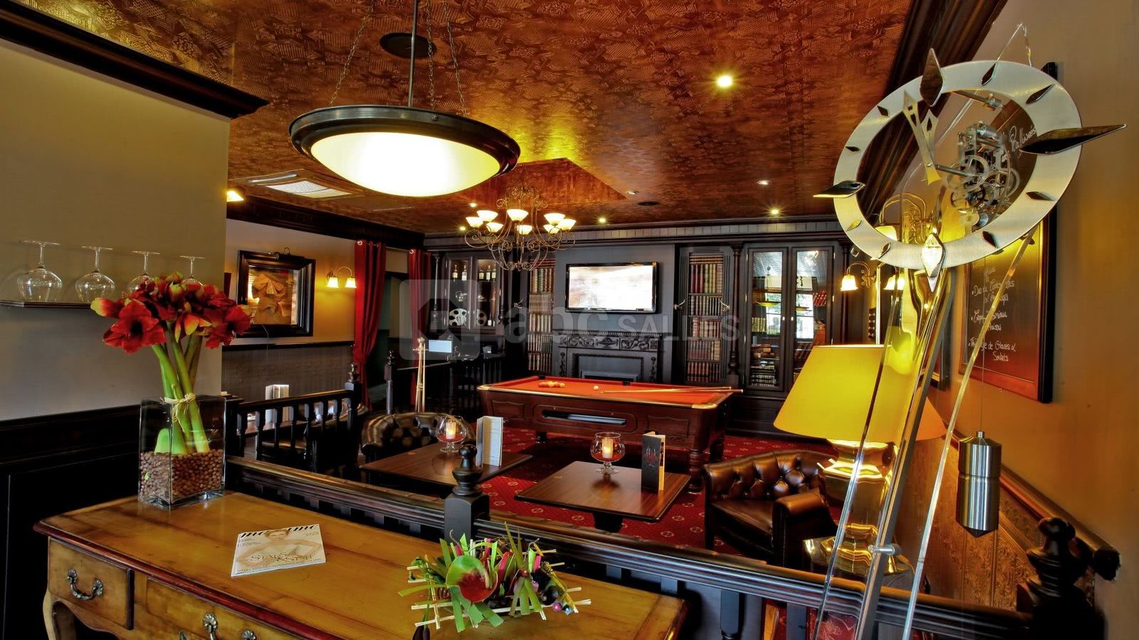 Bar & billard