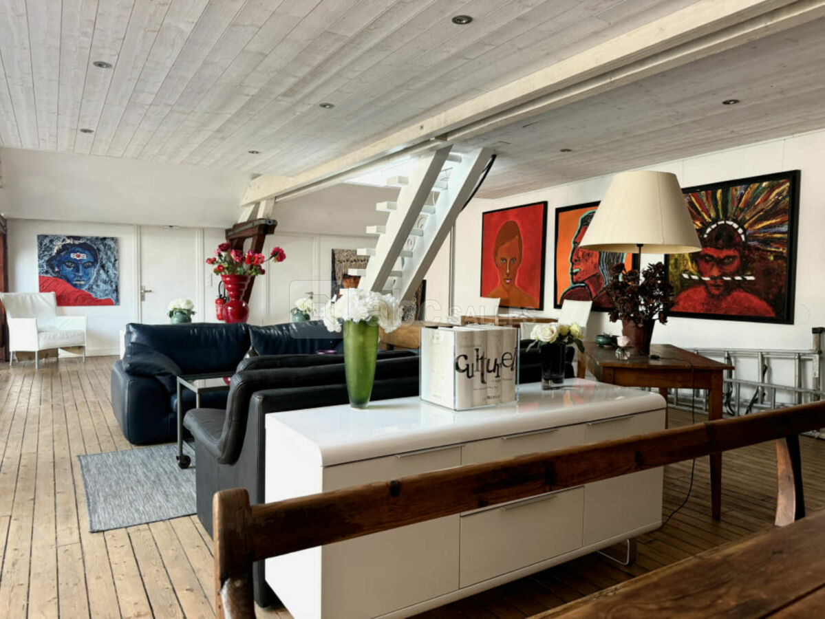Mezzanine côté scène