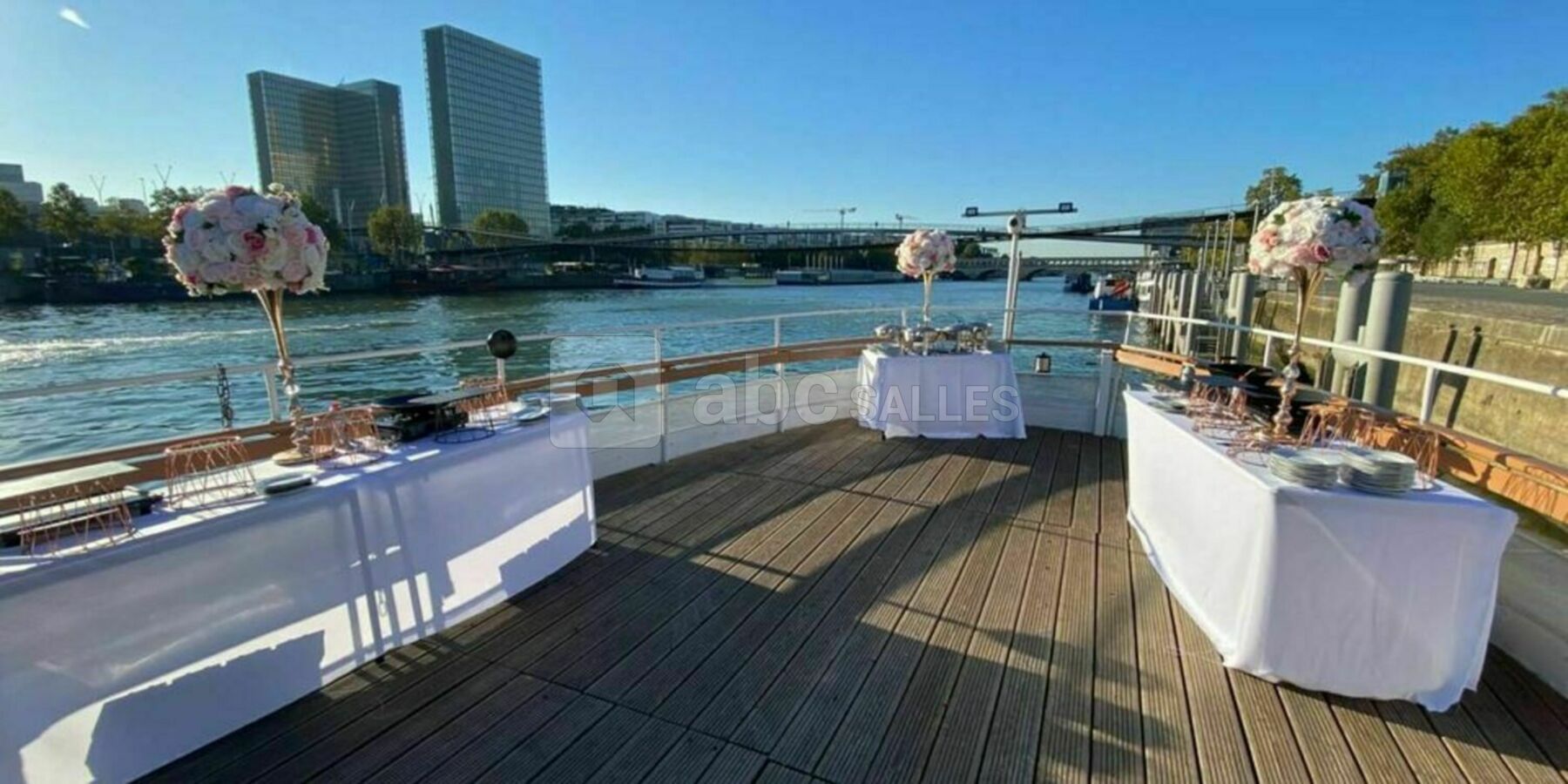 La Péniche de Notre Dame de Paris