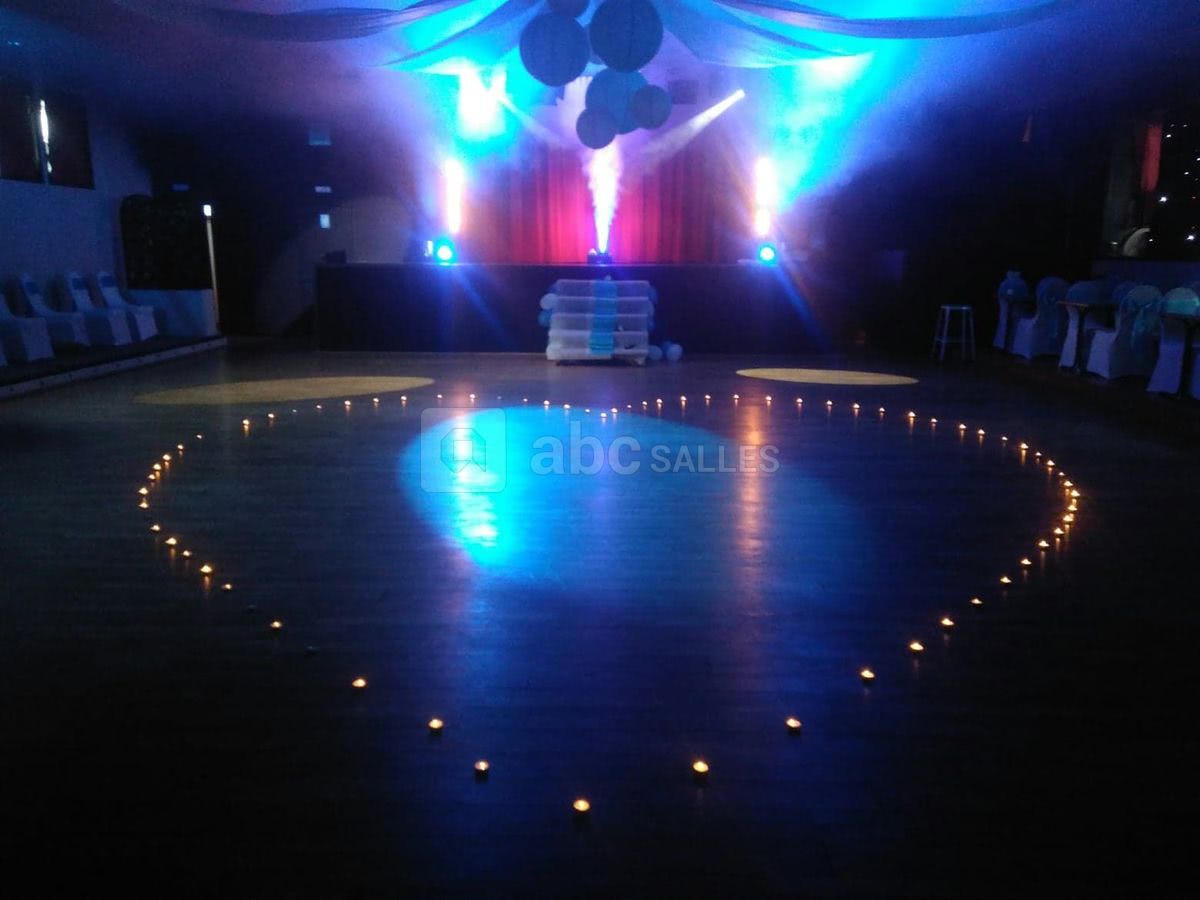 Salle de mariage, première danse