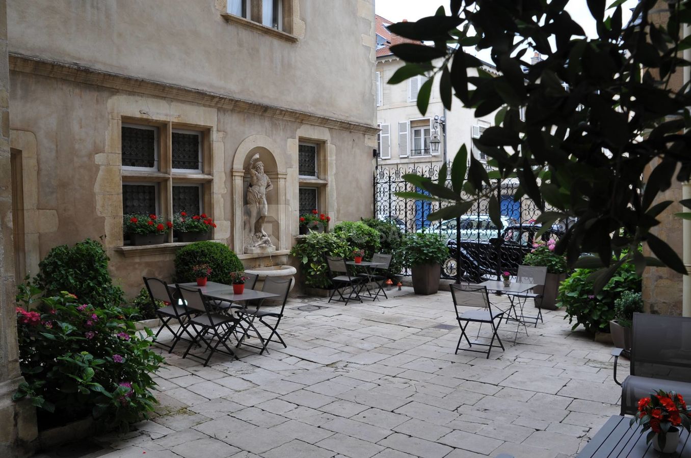 La Cour
