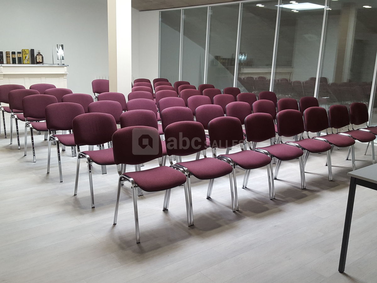 Salle Jérôme Bonaparte en conférence