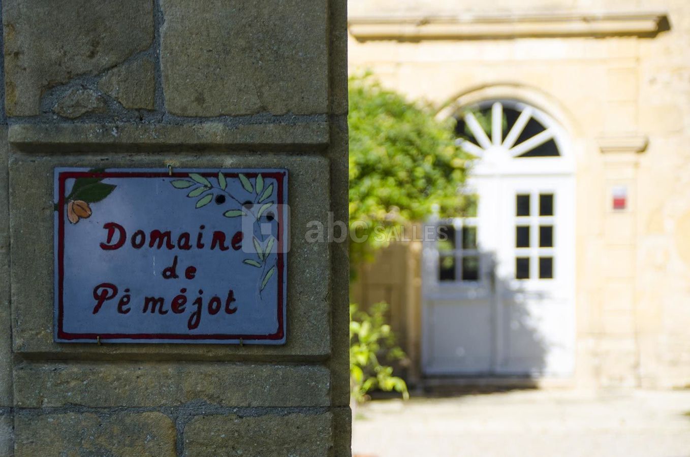 Entrée du Domaine de Pémejot
