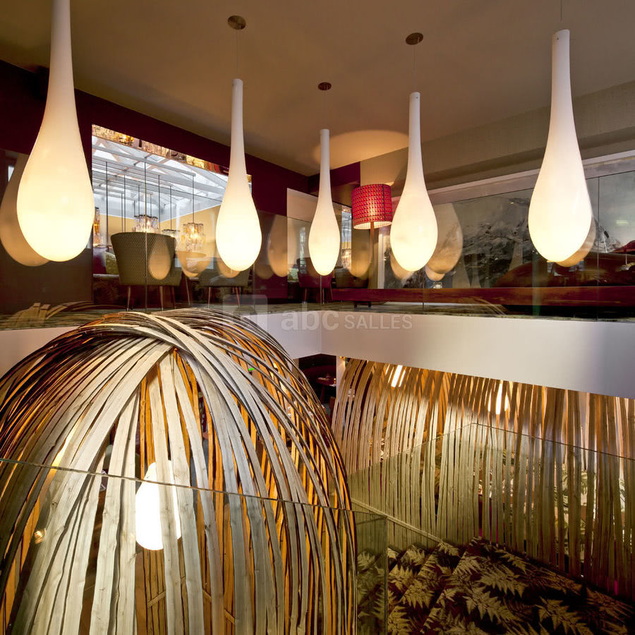 Le Très Honoré Bar