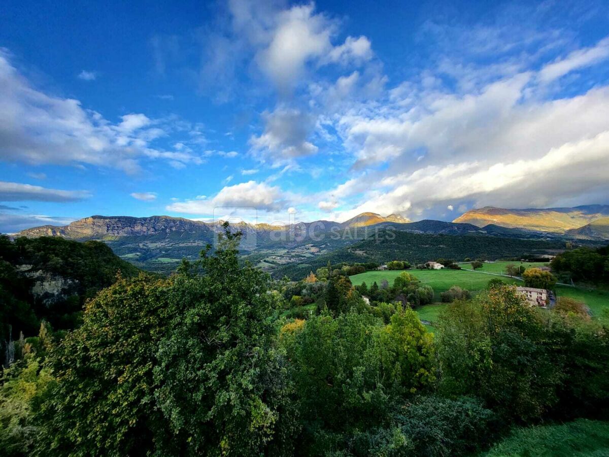 Château du Poët-Célard - La vue du Château
