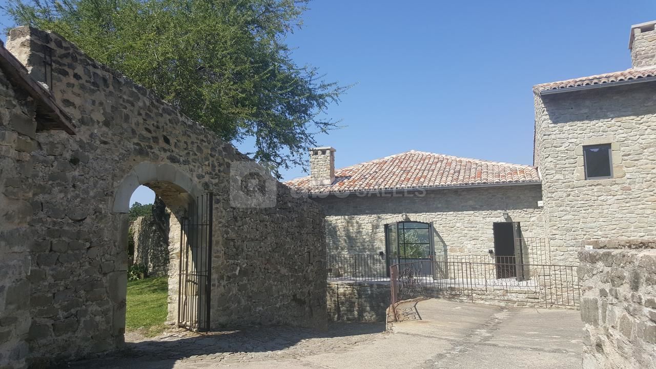 Château du Poët-Célard - Accès jardins