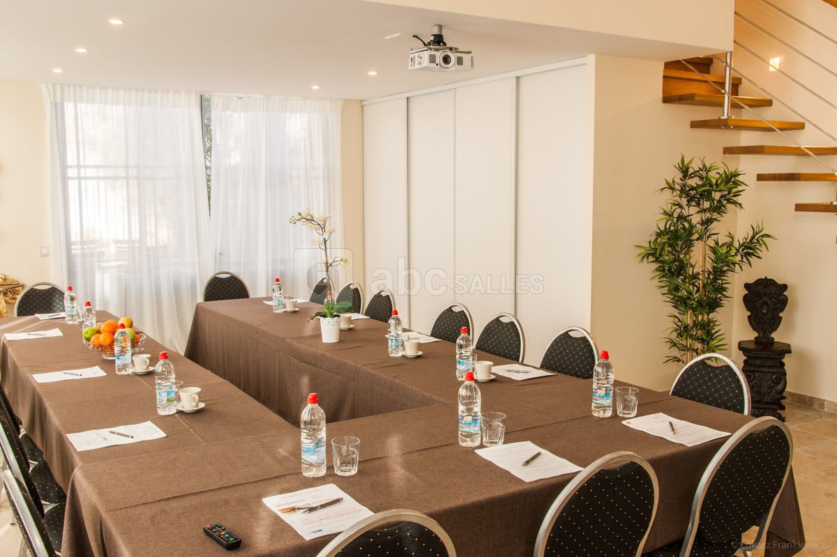 Tables de conférence