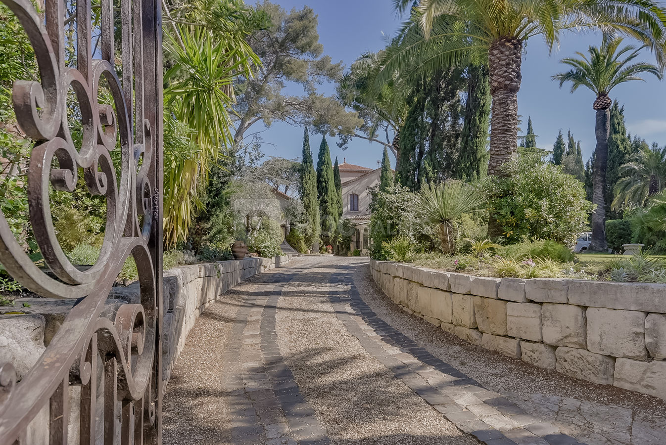 Entrée des Bastidières