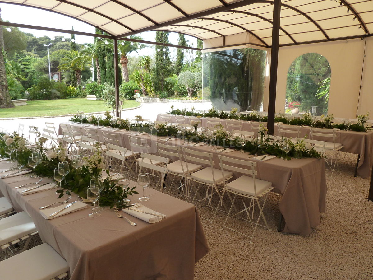 Sous pergola pour un anniversaire