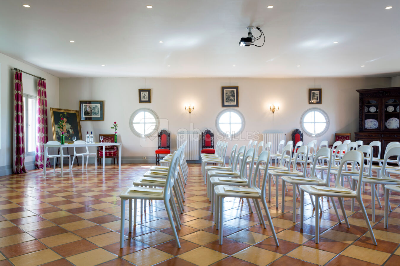 Salon Bacchus