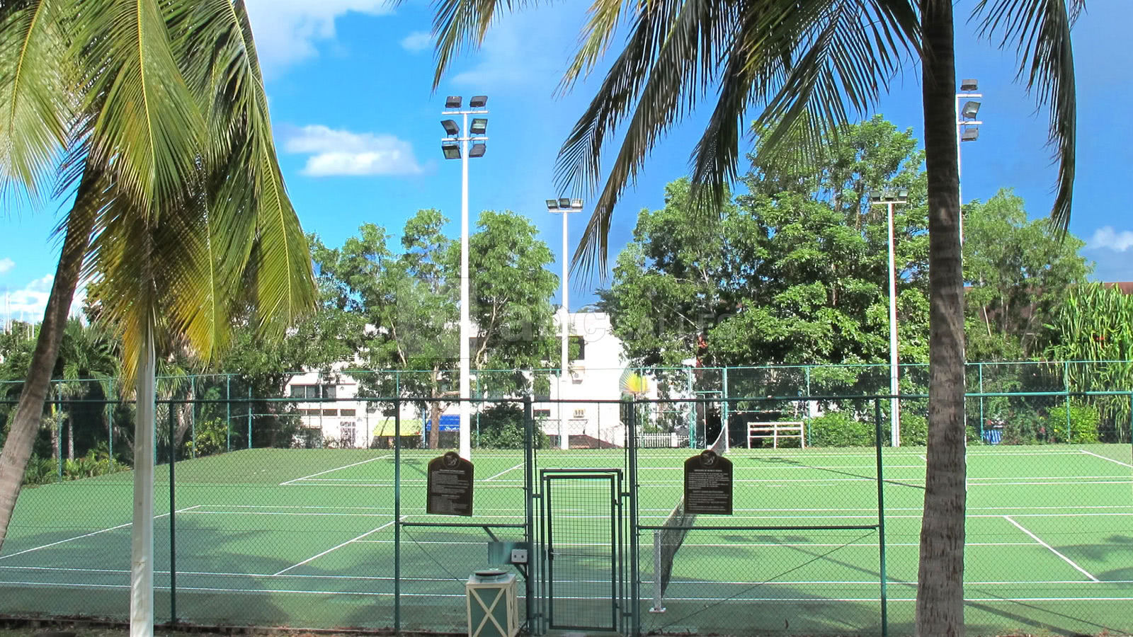 Les courts de tennis