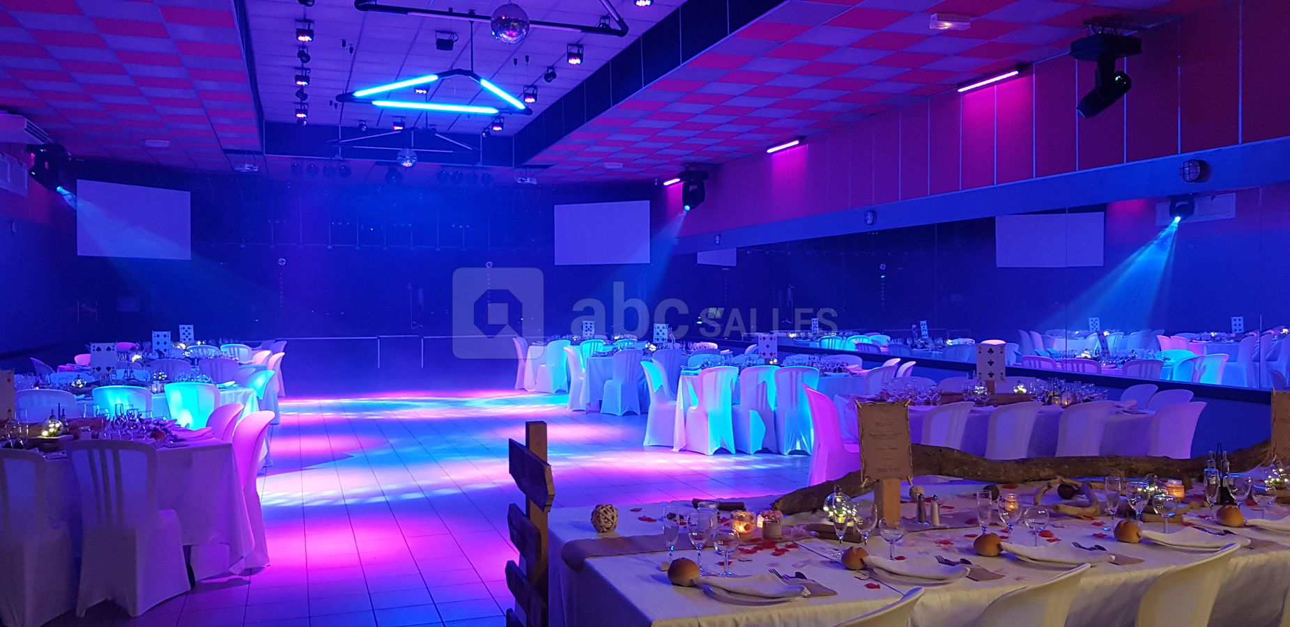 Salle toute en couleur