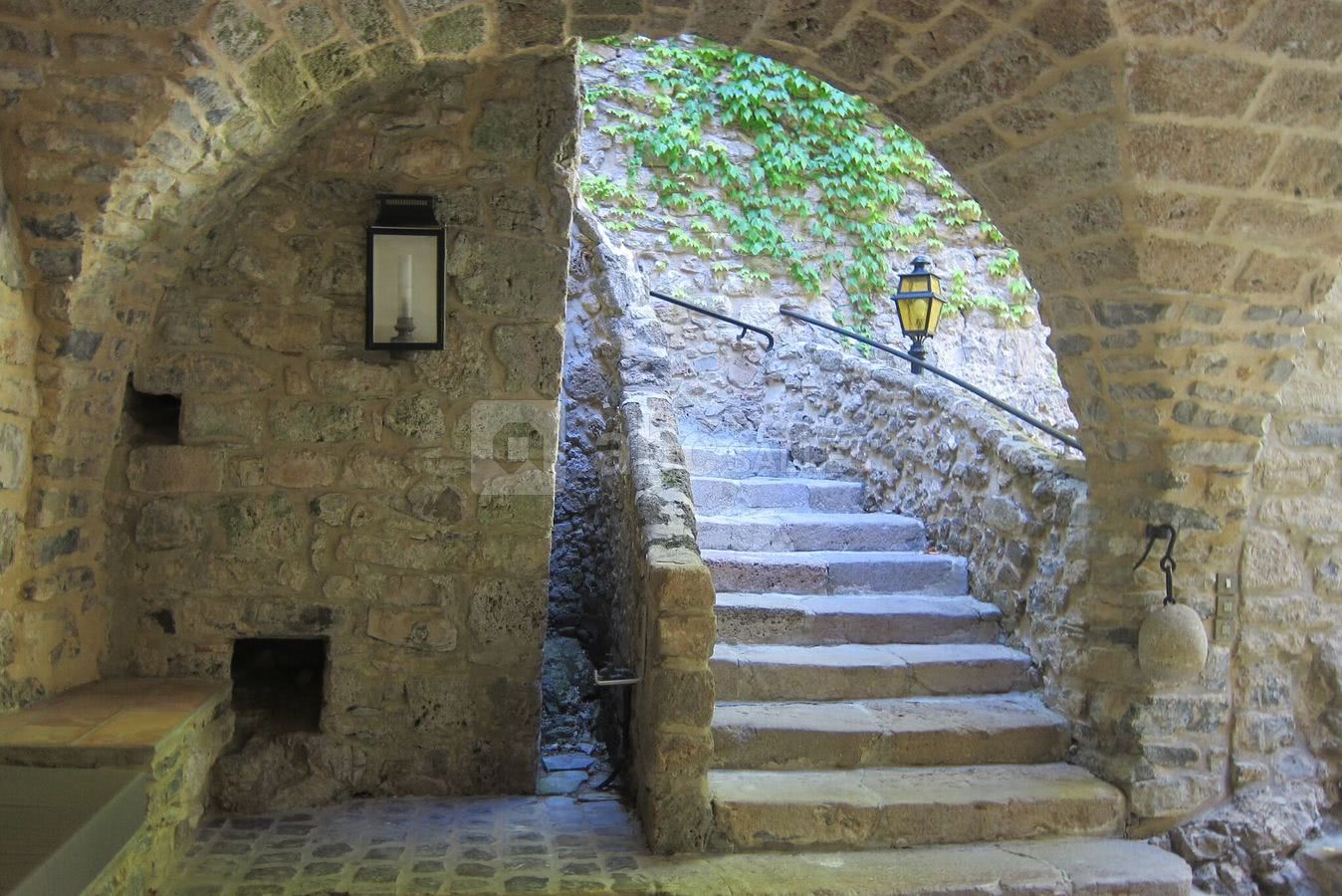 Escalier d'accès au 1er étage
