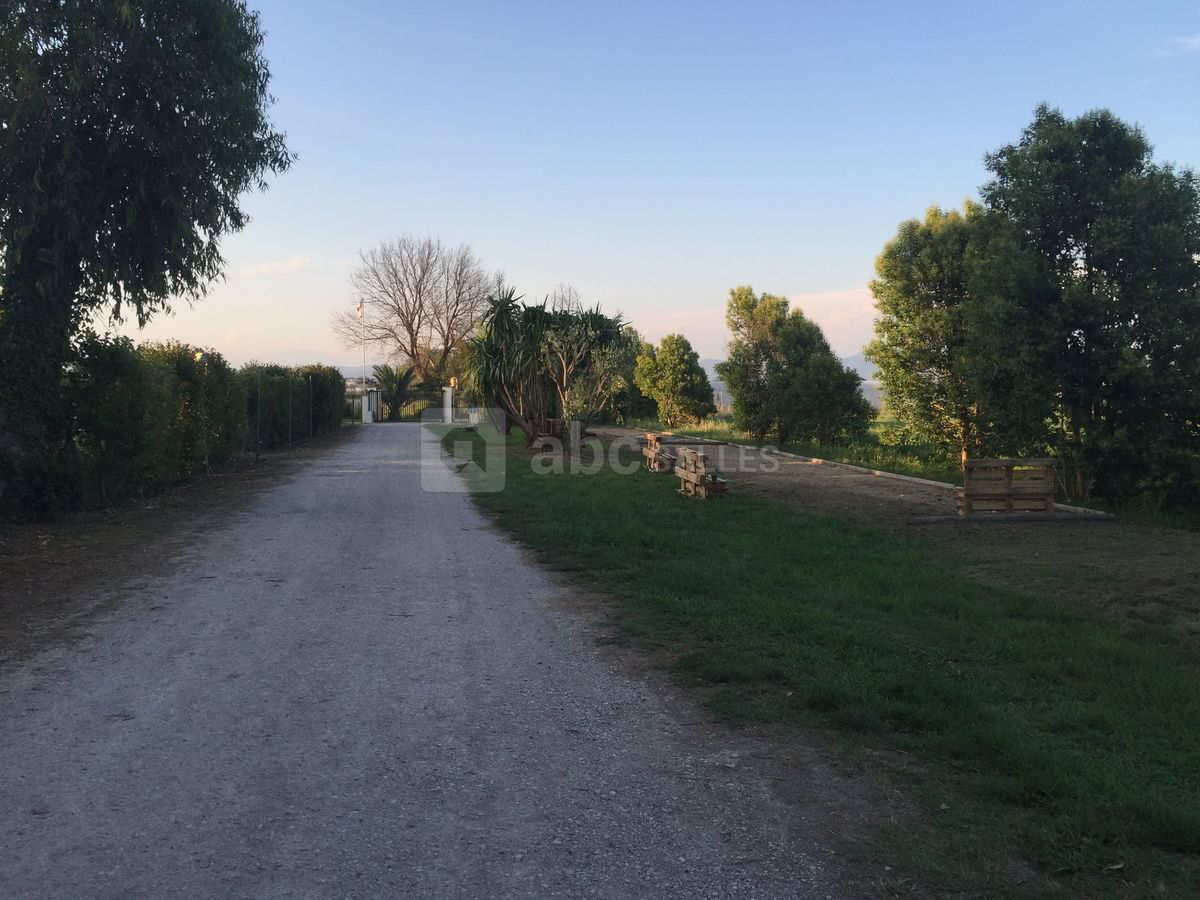 L'entrée avec notre terrain de boules
