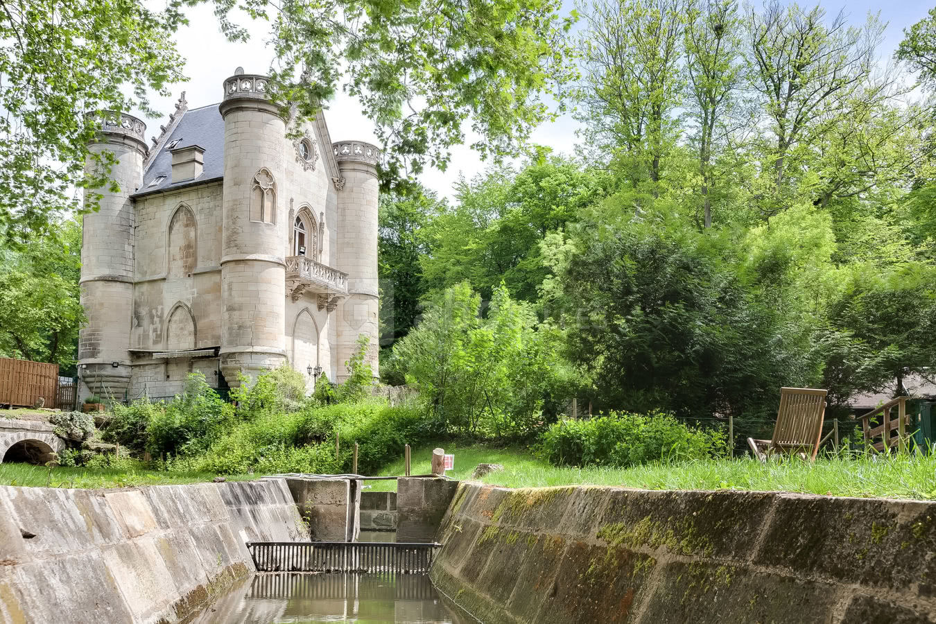 Chateau De La Reine Blanche Coye La Foret Château de la Reine Blanche - ABC Salles