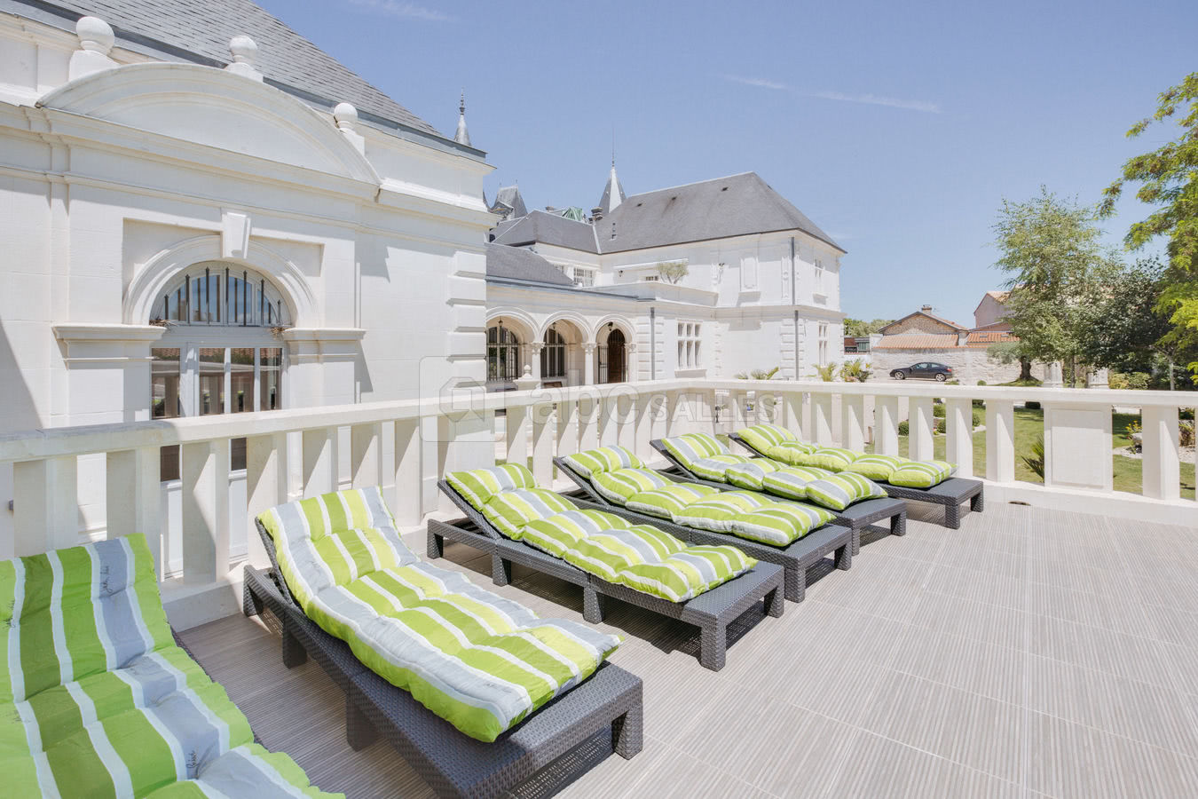 Terrasse Piscine Château