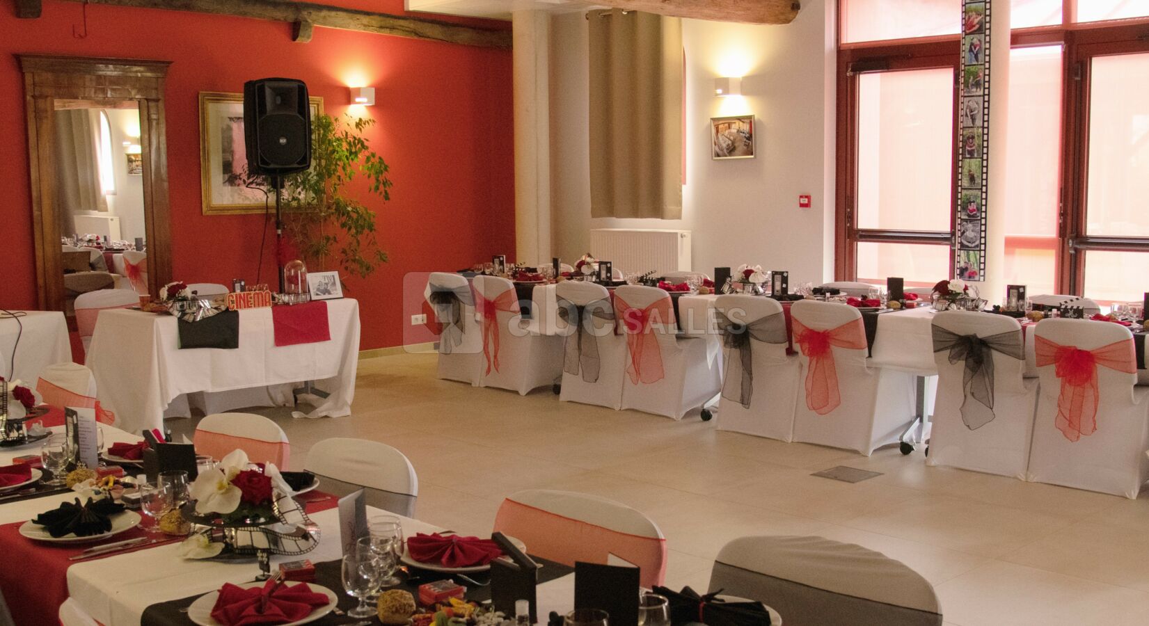 Salle de réception installée décoration personnalisée