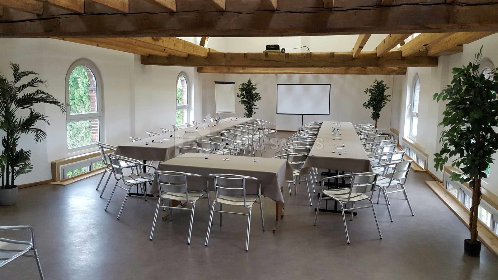 Grande salle pour une réunion