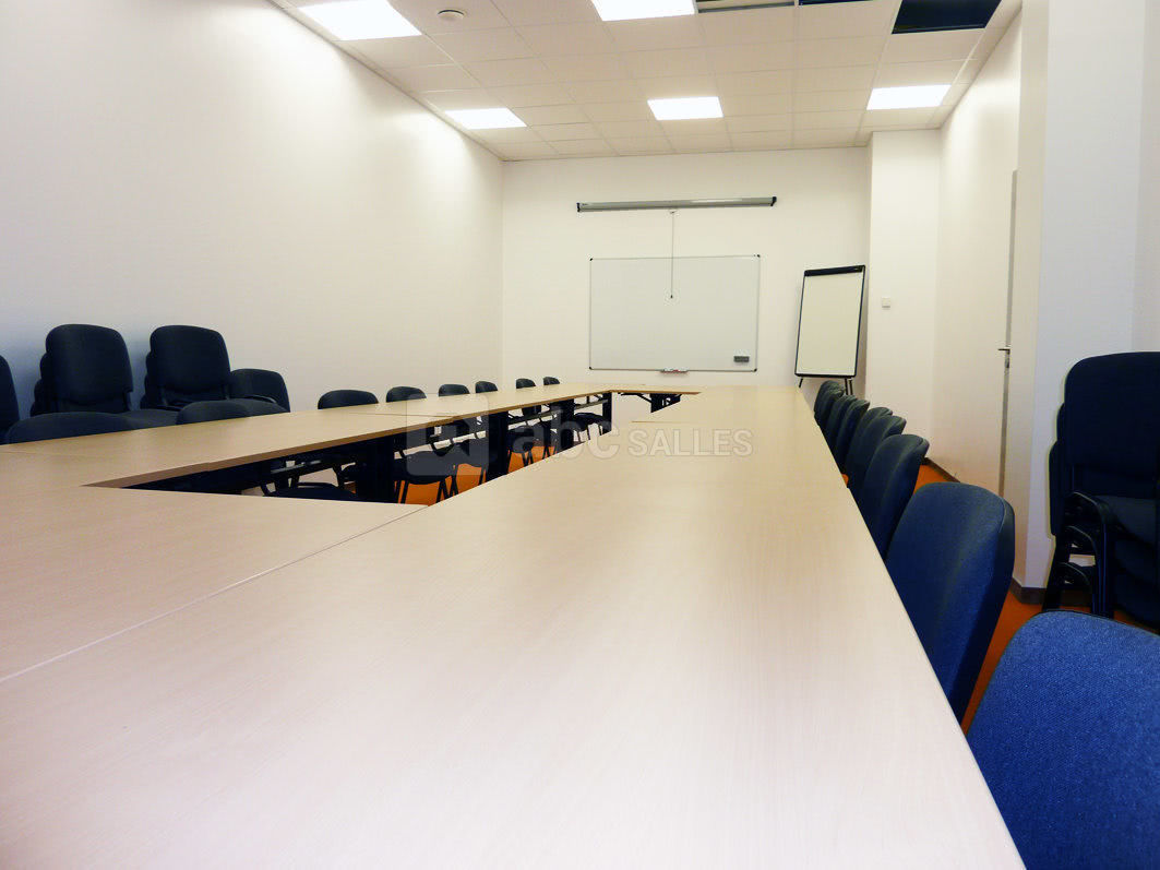 Le pont n°3 : pour 25 personnes en réunion, 35 en conférence