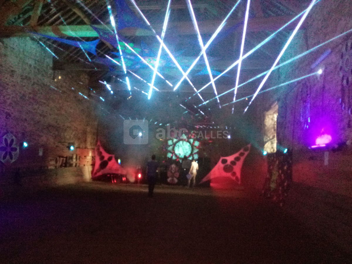 PETIT MANEGE en mode concert