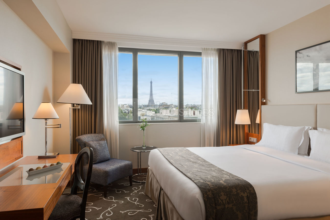 Nos chambres Business avec vue sur la Tour Eiffel