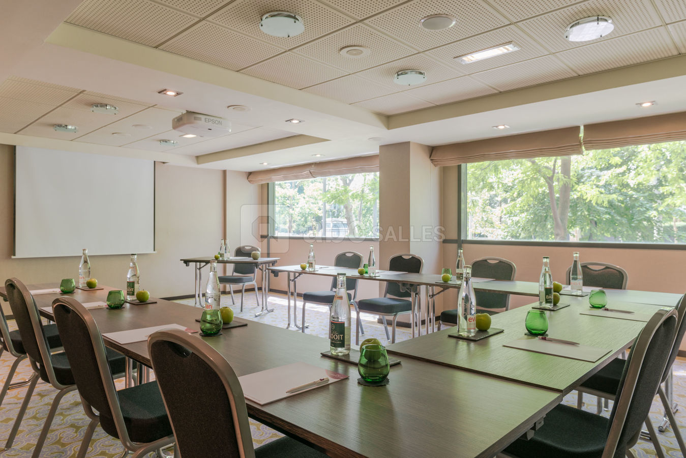 Salon Times en configuration U