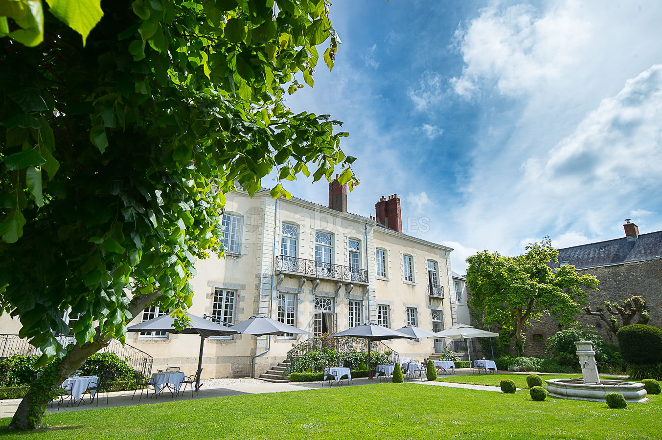 Façade hôtel Côté jardin