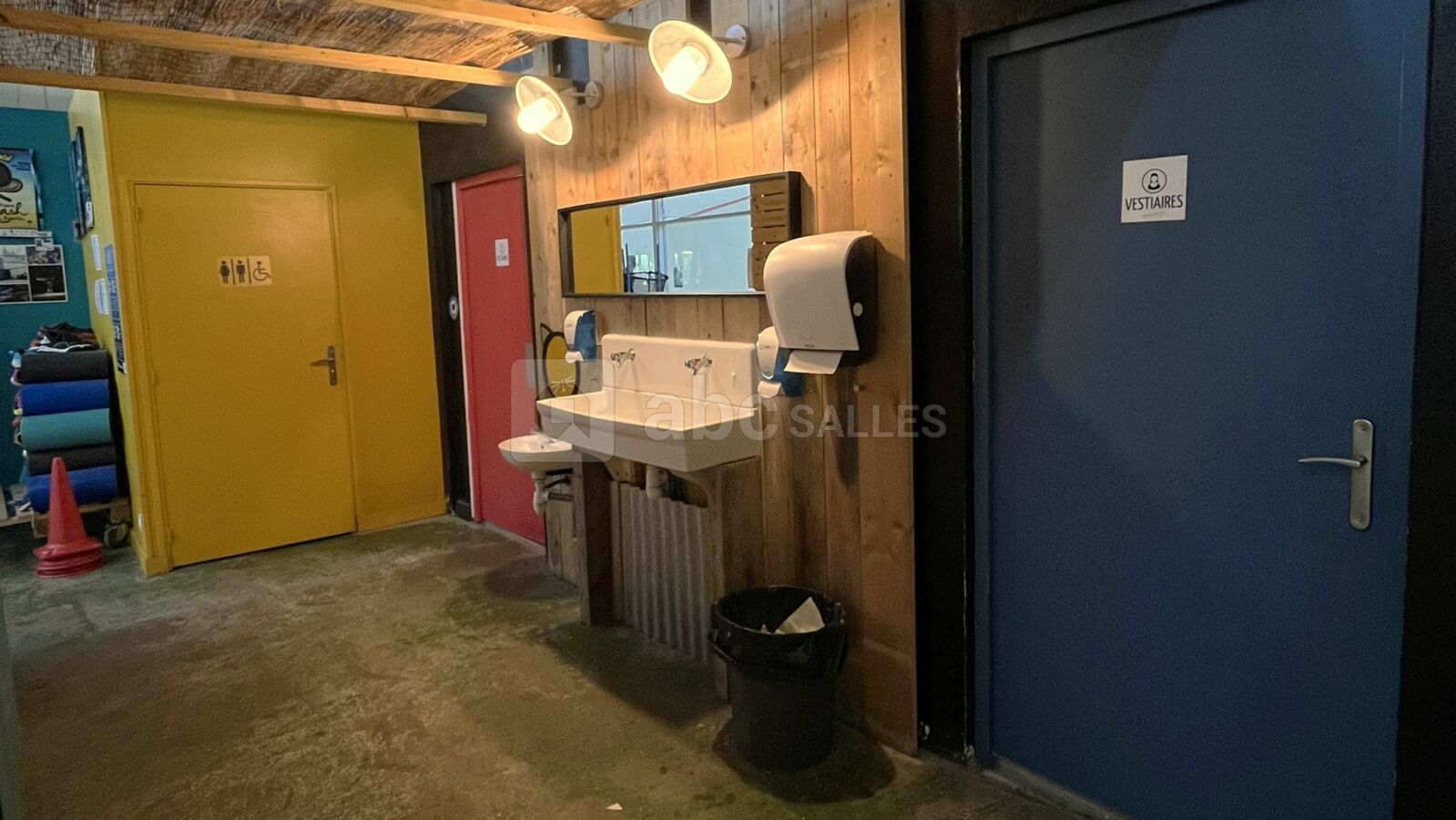 Toilettes / vestiaires et douches