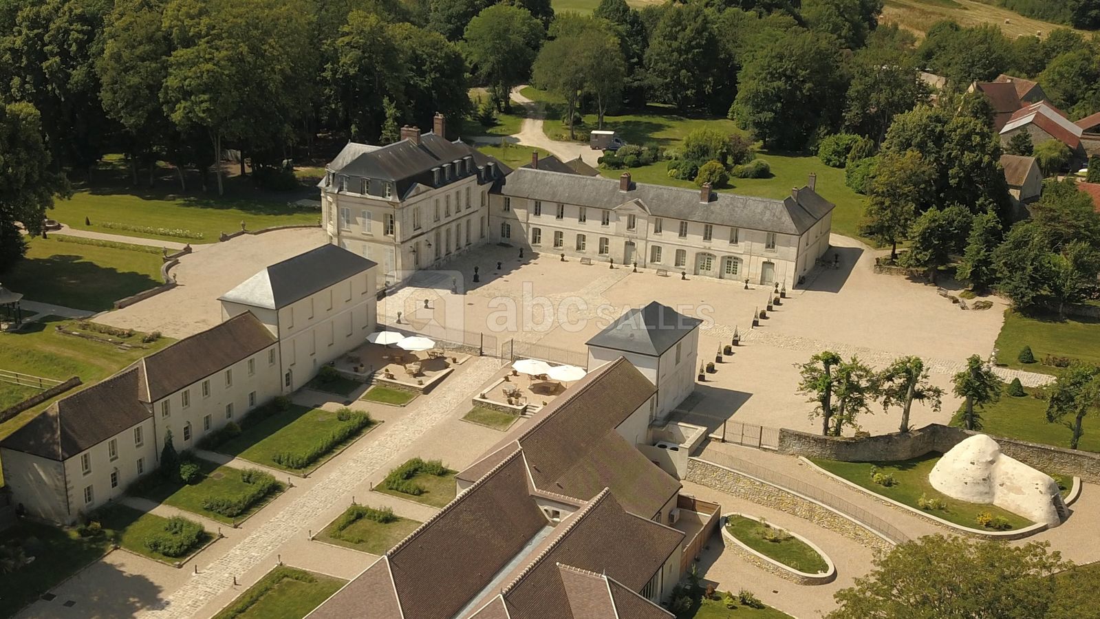 Château de Maudétour - Vue aérienne d'ensemble