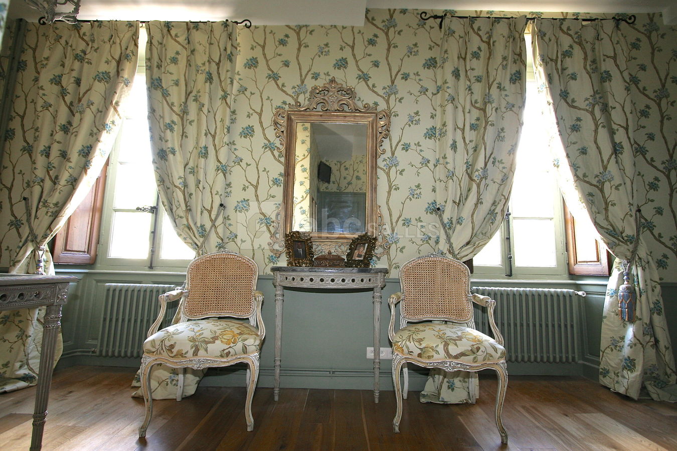 Chambre au château